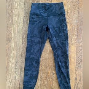 Lululemon wunder under camo 6